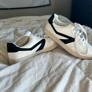 SOLD Dolce Vita White and Black Women's Valentina Sneaker